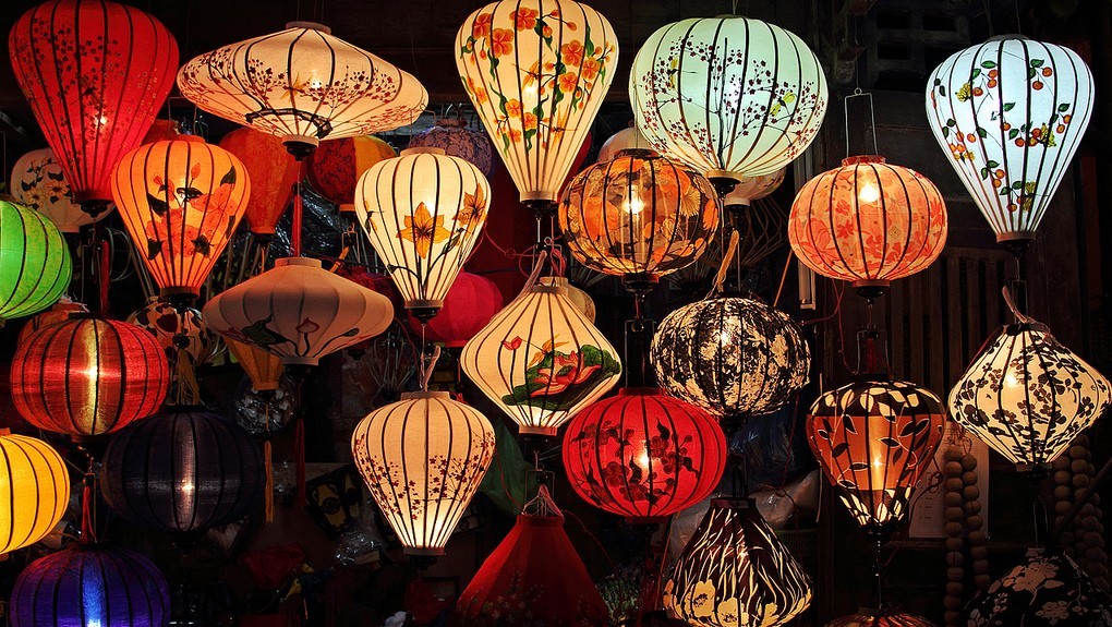 Https Vietexplorer Magical Glow Of Lanterns In Hoi An Ancient City