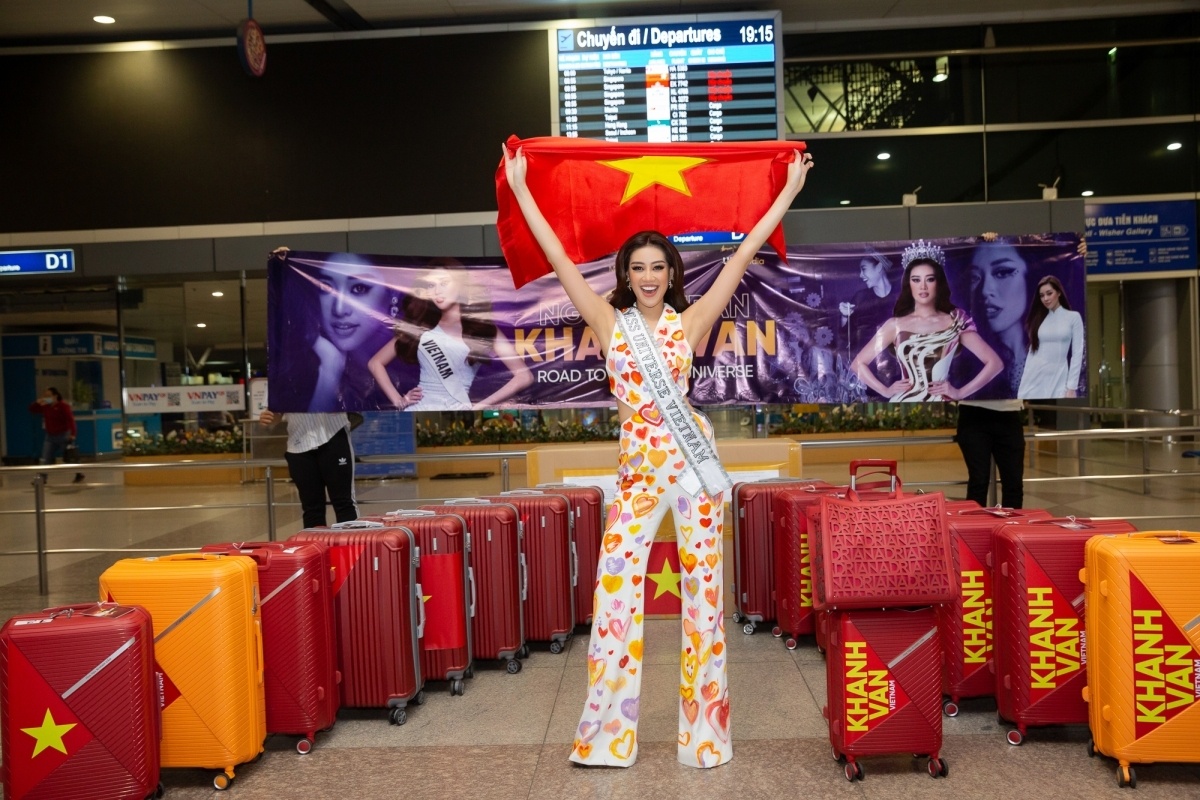 Vietexplorer.com - Vietnam’s representative bewitching in evening gowns ...